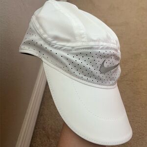 Nike women’s ball cap hat